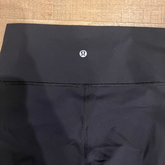 LULULEMON Cropped Leggings - Size 8 - Picture 4 of 5